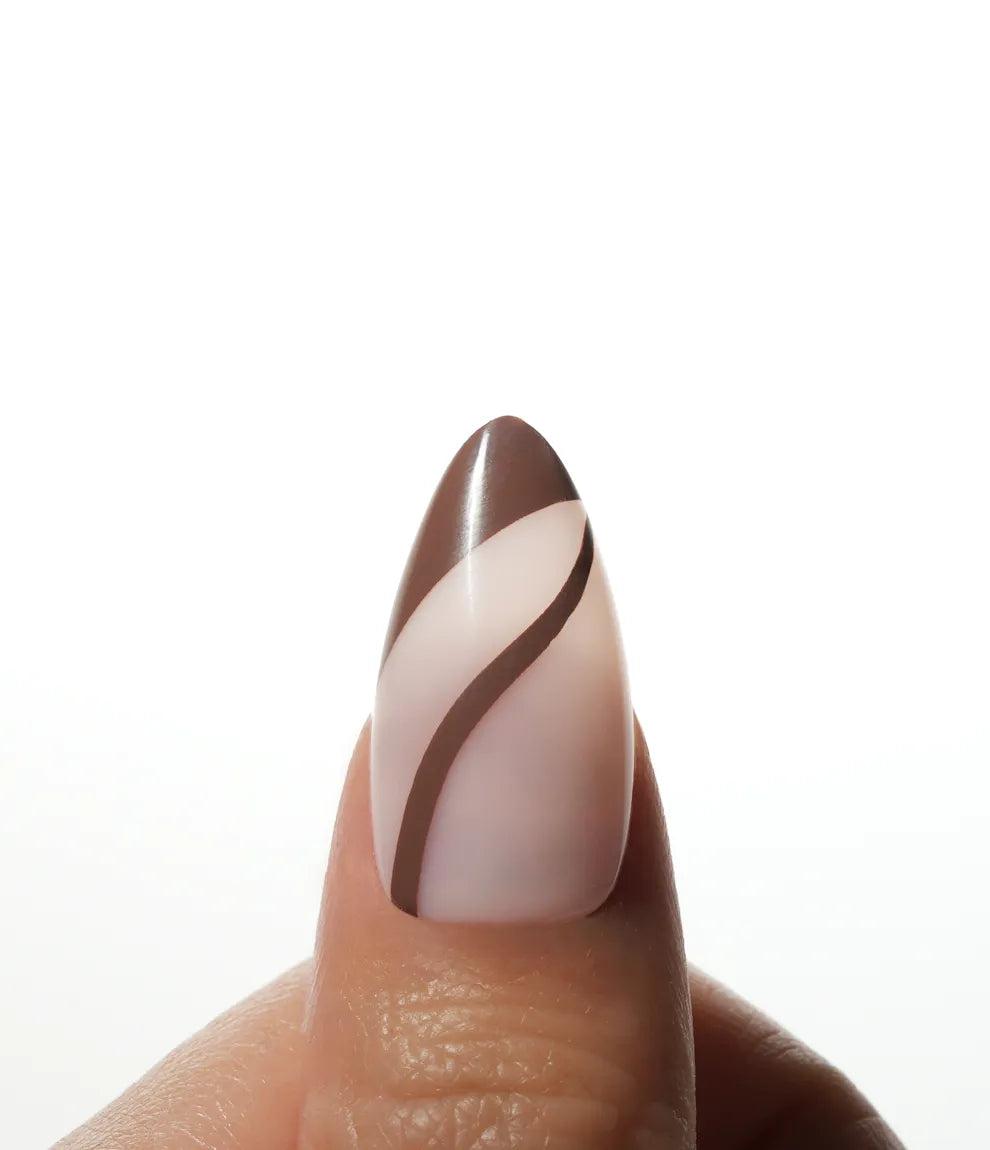 Dolce Vita Press on nail Kit avec Colle